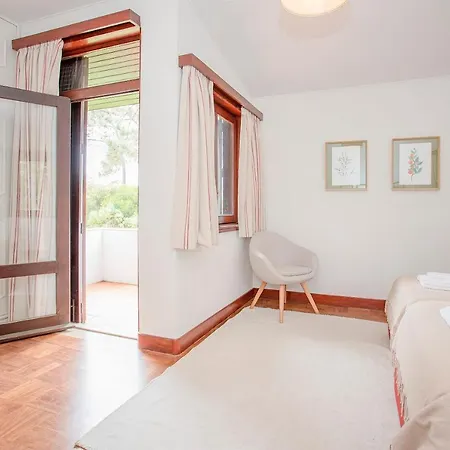 度假居 Liiiving In Moledo - Beach & Garden *